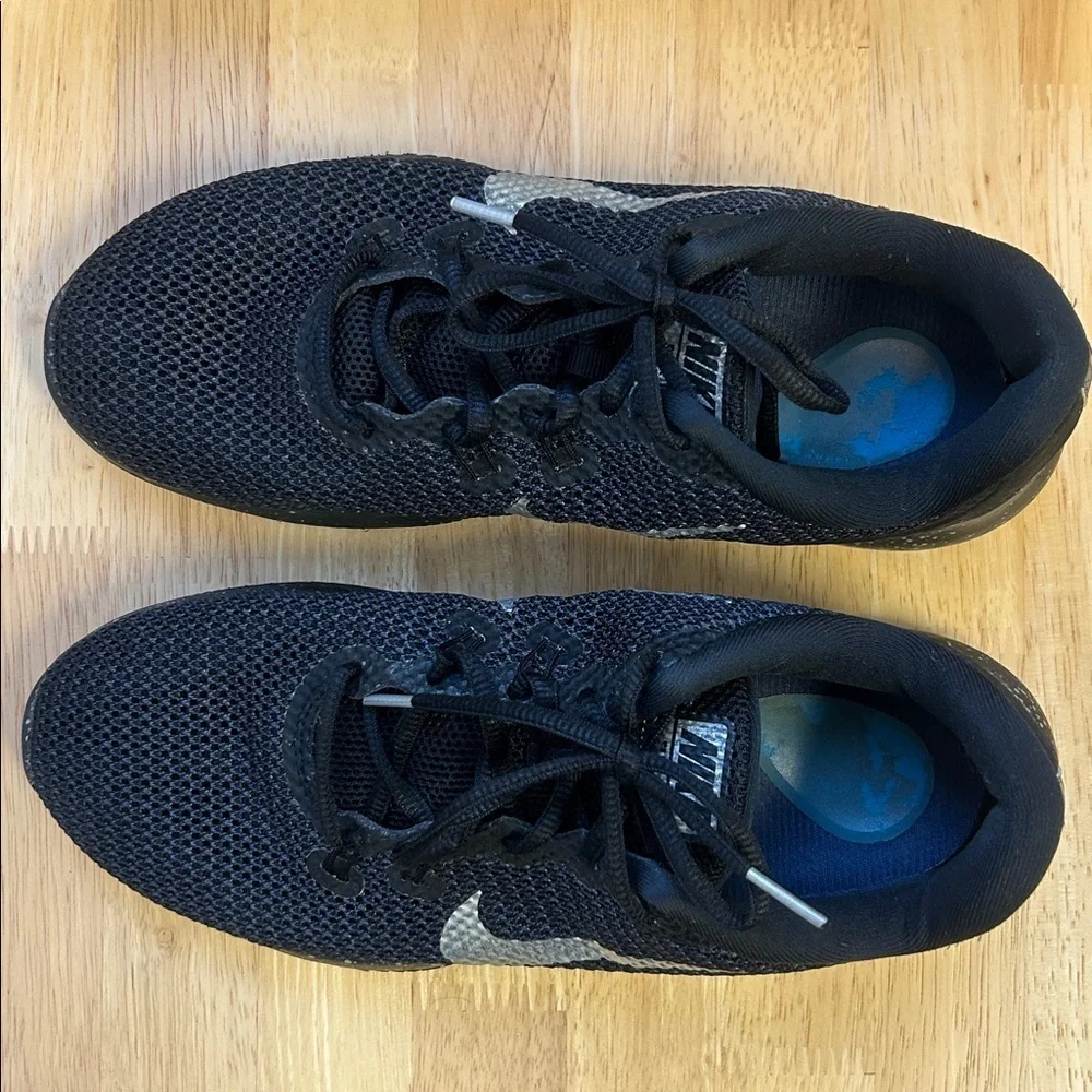 Nike Flex TR7 Women’s Black Athletic Shoes Gray Nike Logo Size 10
